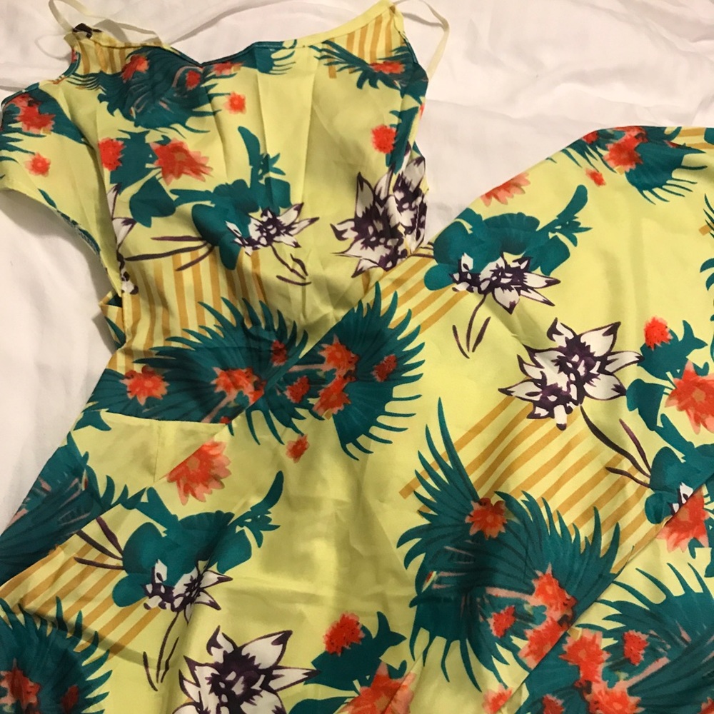 **last one** floral jumpsuit - Picture 6 of 7